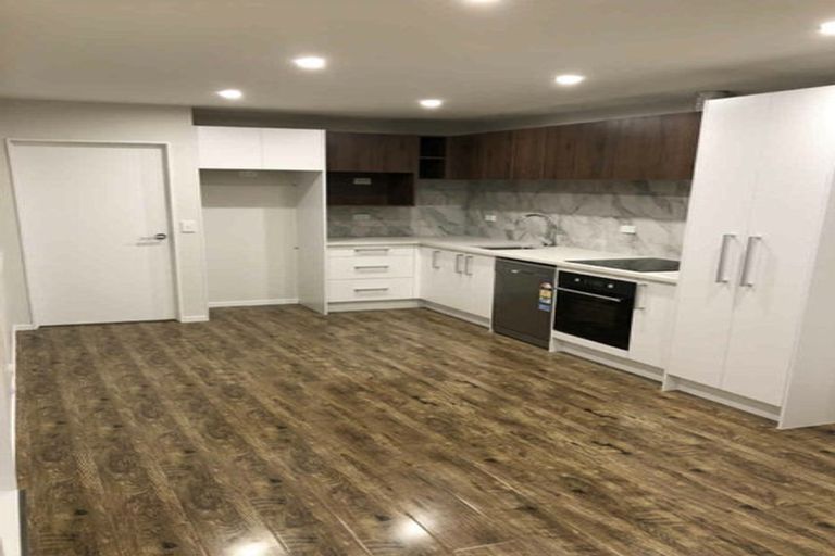 Photo of property in 48a Normanton Street, Glenfield, Auckland, 0629