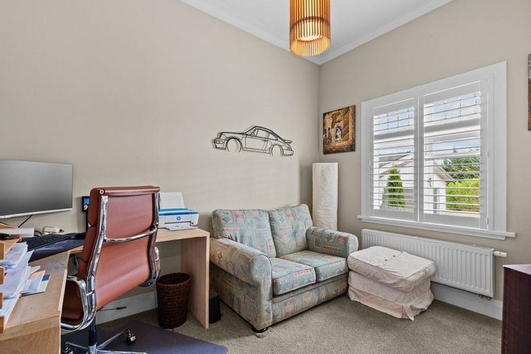 Photo of property in 11 Campbell Drive, Martinborough, 5711