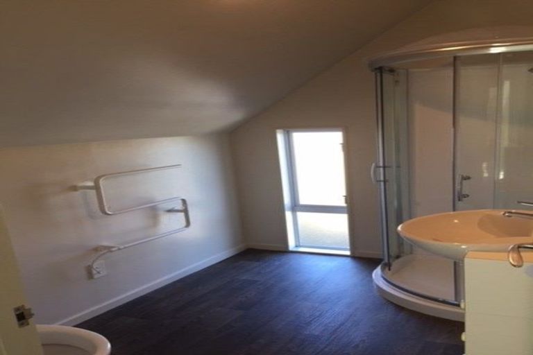 Photo of property in 2/102 Wainui Street, Riccarton, Christchurch, 8041