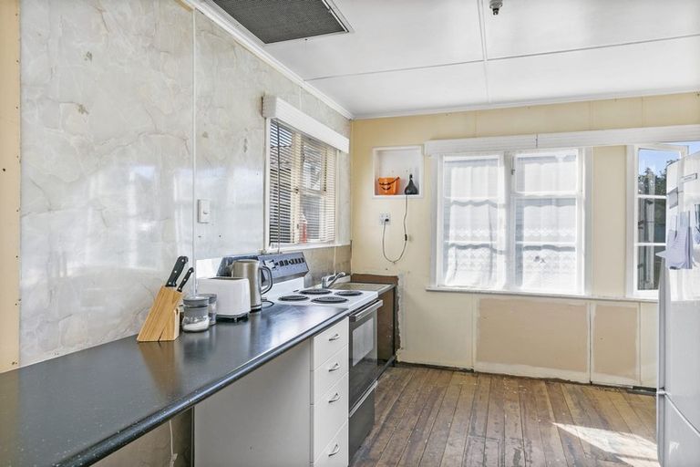 Photo of property in 61 Wellington Road, Wainuiomata, Lower Hutt, 5014