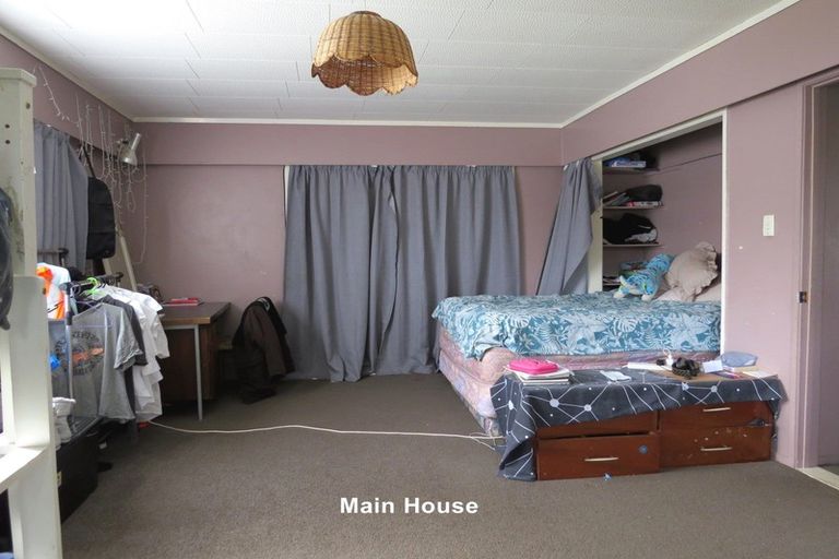 Photo of property in 22 Watt Street, Coromandel, 3506