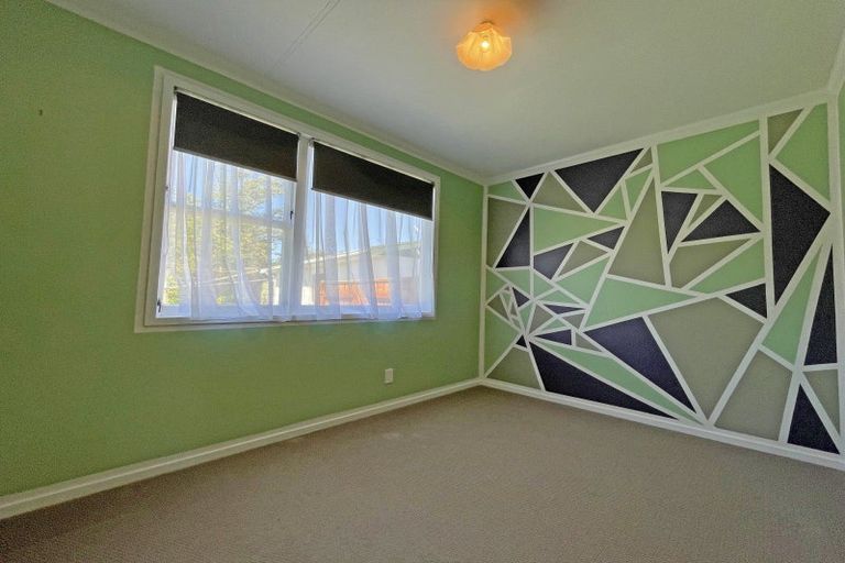 Photo of property in 50 Kimberley Grove, Westbrook, Palmerston North, 4412