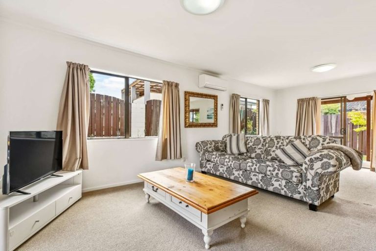 Photo of property in 3/68 View Road, Henderson, Auckland, 0612