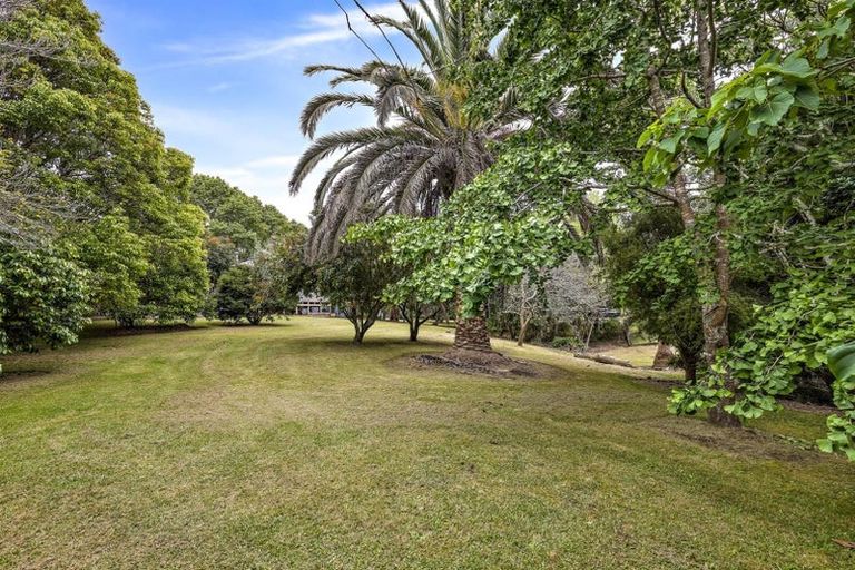 Photo of property in 1622 South Head Road, South Head, Helensville, 0874