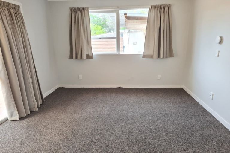 Photo of property in 38 Normanton Street, Glenfield, Auckland, 0629