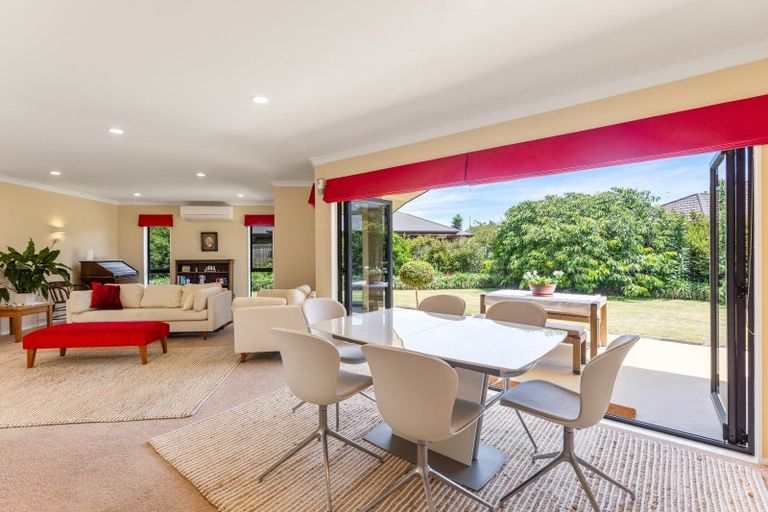 Photo of property in 134 Weggery Drive, Waikanae Beach, Waikanae, 5036
