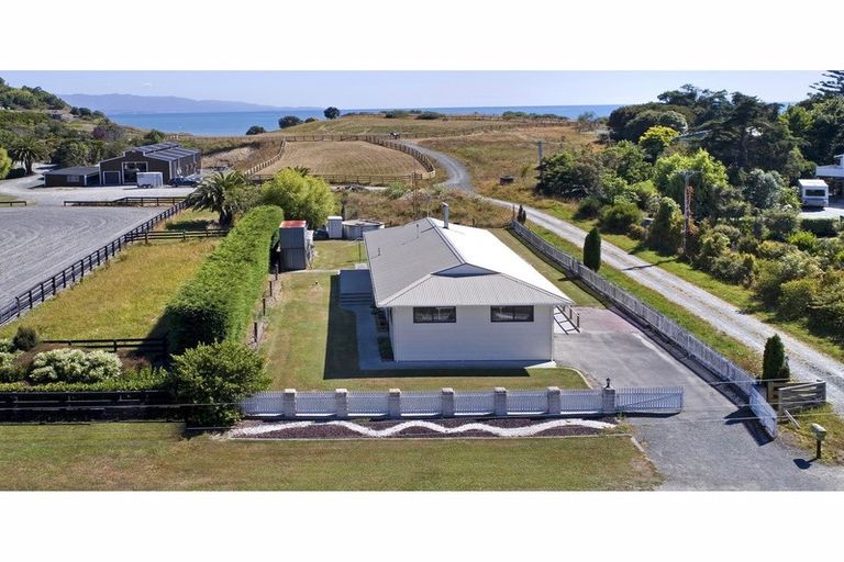 Photo of property in 177 Kina Beach Road, Tasman, Upper Moutere, 7173