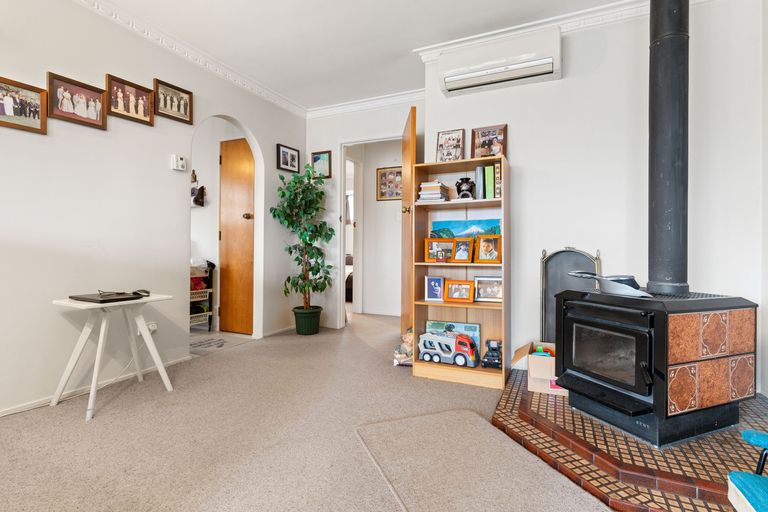 Photo of property in 32 Lowes Place, Solway, Masterton, 5810