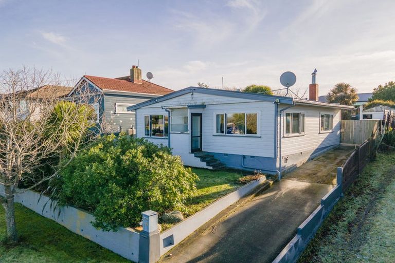 Photo of property in 14 Cambridge Street, Kensington, Timaru, 7910