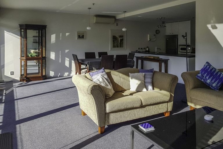 Photo of property in Montreaux Apartments, 5a/164 The Terrace, Wellington Central, Wellington, 6011