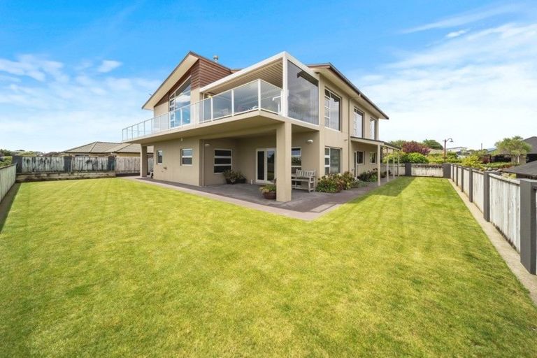 Photo of property in 9 Manukaka Heights, Hurdon, New Plymouth, 4310