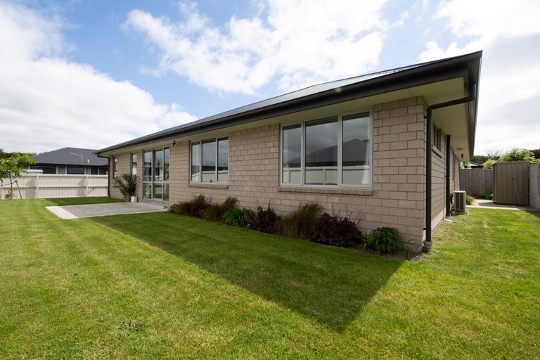 Photo of property in 18 Munich Place, Bromley, Christchurch, 8062