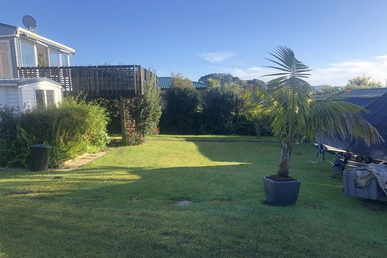 Photo of property in 2 Elgin Place, Red Beach, 0932