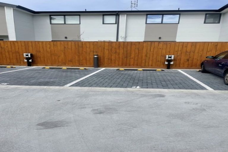 Photo of property in 6/137 Tirimoana Road, Te Atatu South, Auckland, 0602