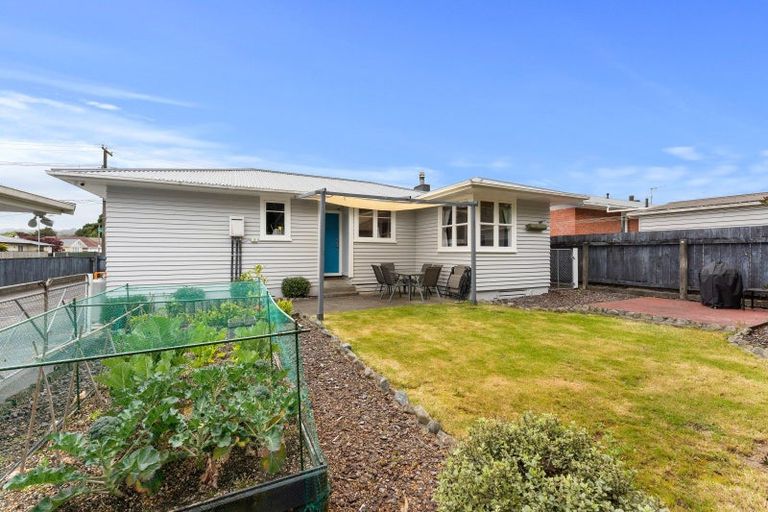Photo of property in 41 Totara Park Road, Clouston Park, Upper Hutt, 5018