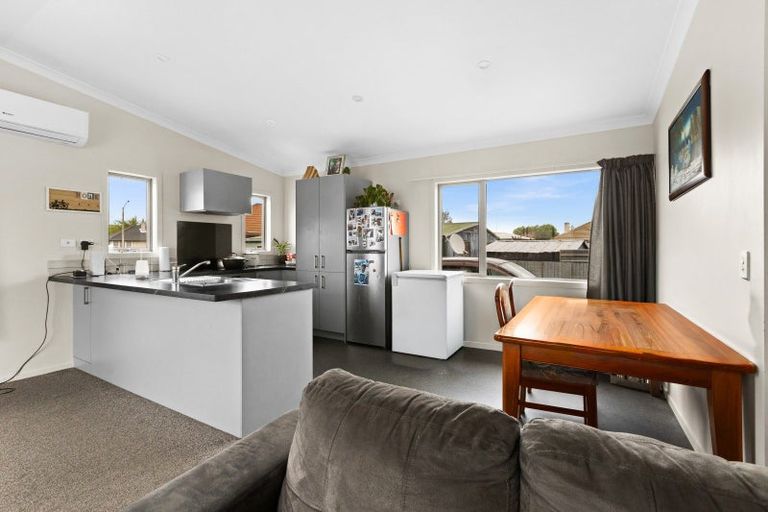 Photo of property in 1033a Hood Street, Mayfair, Hastings, 4122