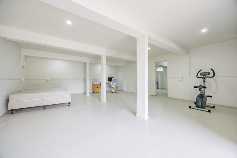 Photo of property in 46 Awaruku Road, Torbay, Auckland, 0630