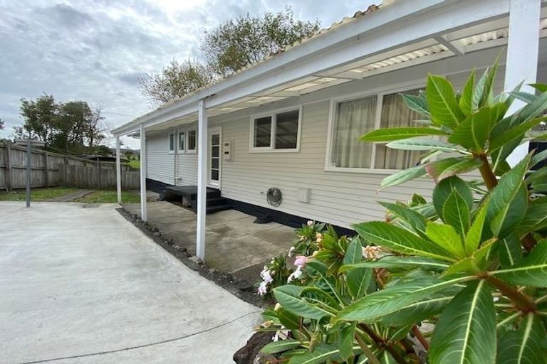 Photo of property in 30 Leaver Place, Weymouth, Auckland, 2103