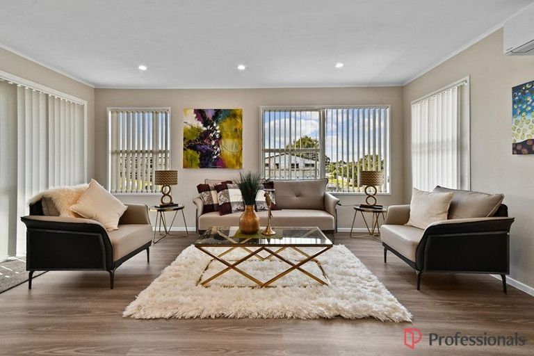 Photo of property in 31 Ilford Crescent, Mangere, Auckland, 2022