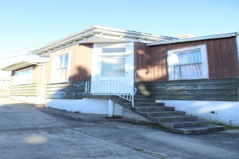 Photo of property in 7 Coles Crescent, Papakura, 2110