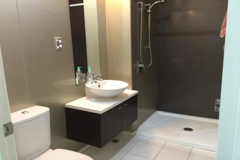 Photo of property in Alpha Apartments, 802/17 Vogel Lane, Auckland Central, Auckland, 1010