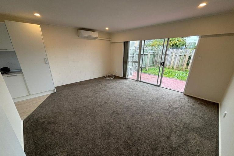 Photo of property in 8/5 Deering Place, Papatoetoe, Auckland, 2025