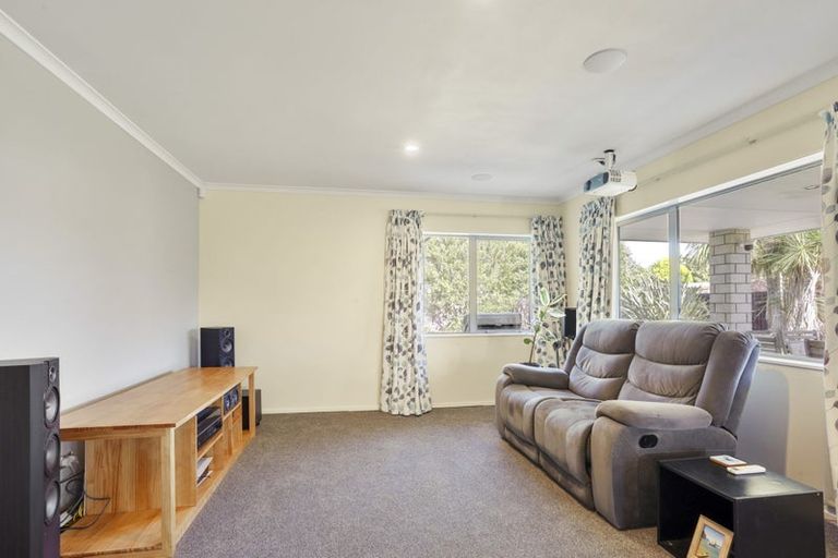 Photo of property in 9 Panckhurst Drive, Woodend, 7610