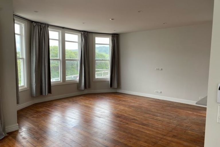 Photo of property in 68 Northland Road, Northland, Wellington, 6012