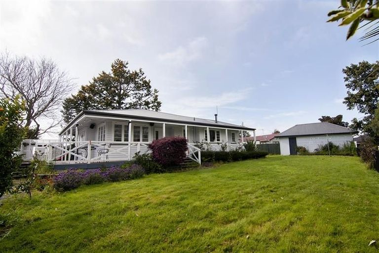 Photo of property in 16 Burrows Place, Frankton, Hamilton, 3204