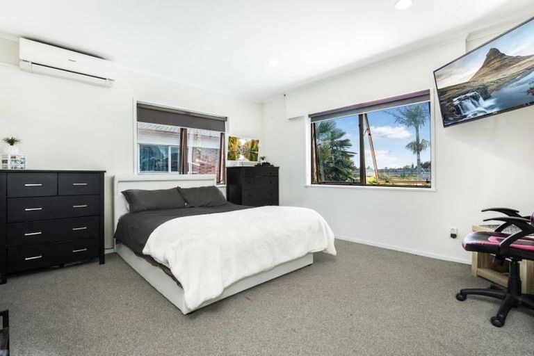 Photo of property in 19 Domain Road, Weymouth, Auckland, 2103