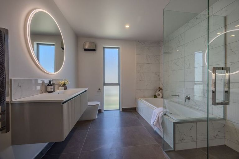 Photo of property in 146 Burdon Loop, Lake Hawea, 9382