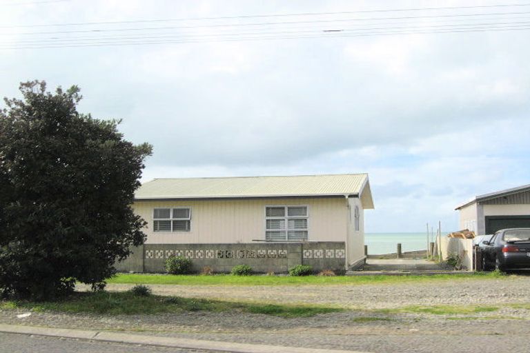 Photo of property in 13 Clifton Road, Haumoana, 4102