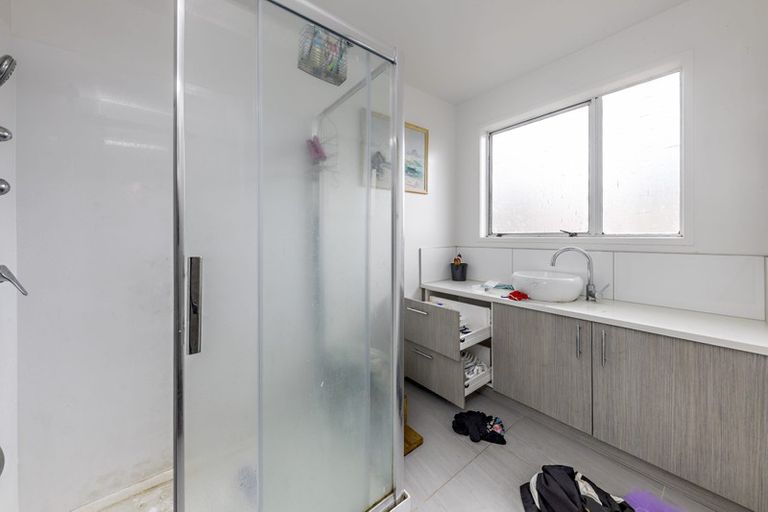 Photo of property in 12 Pesaro Place, Clover Park, Auckland, 2023