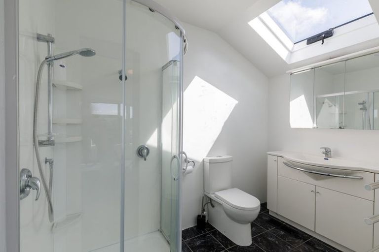 Photo of property in 9 Durham Crescent, Aro Valley, Wellington, 6021