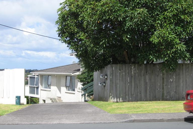 Photo of property in 1/21 Target Road, Totara Vale, Auckland, 0629