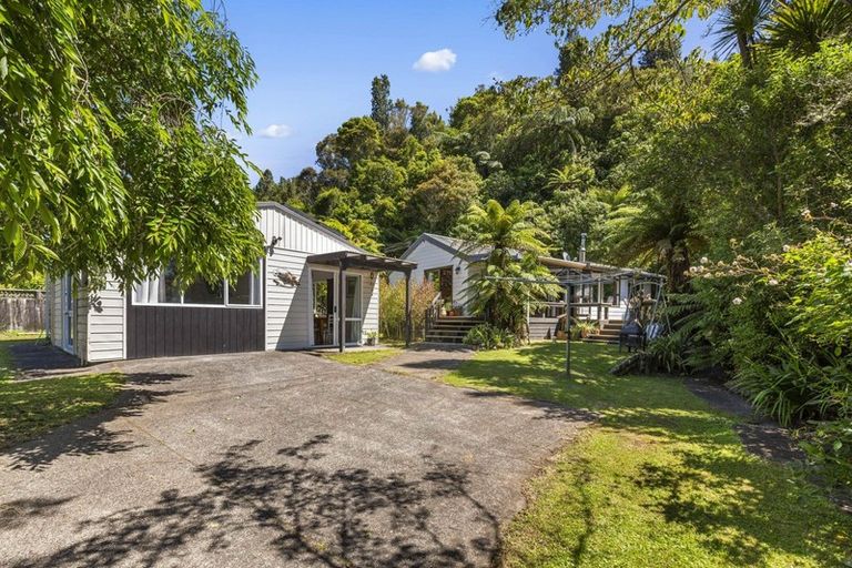 Photo of property in 15 Tombleson Road, Lake Rotoma, Rotorua, 3074