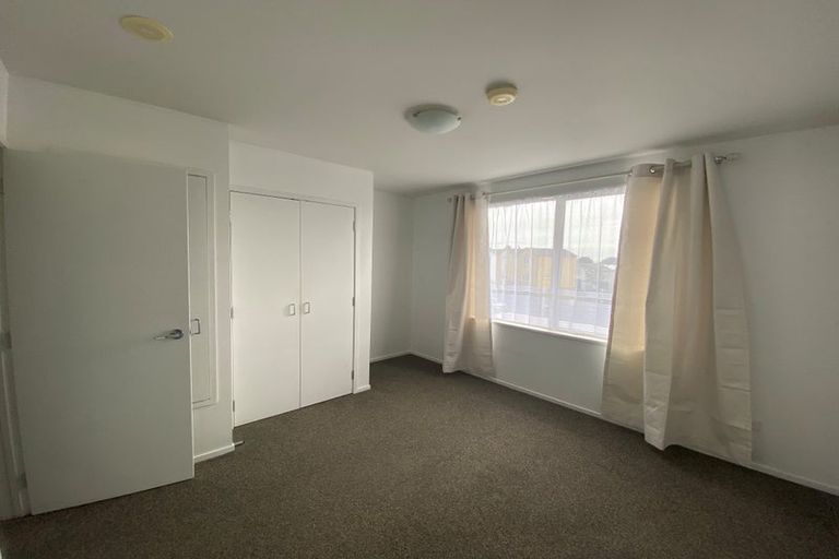 Photo of property in 5/32 Opito Way, East Tamaki, Auckland, 2013