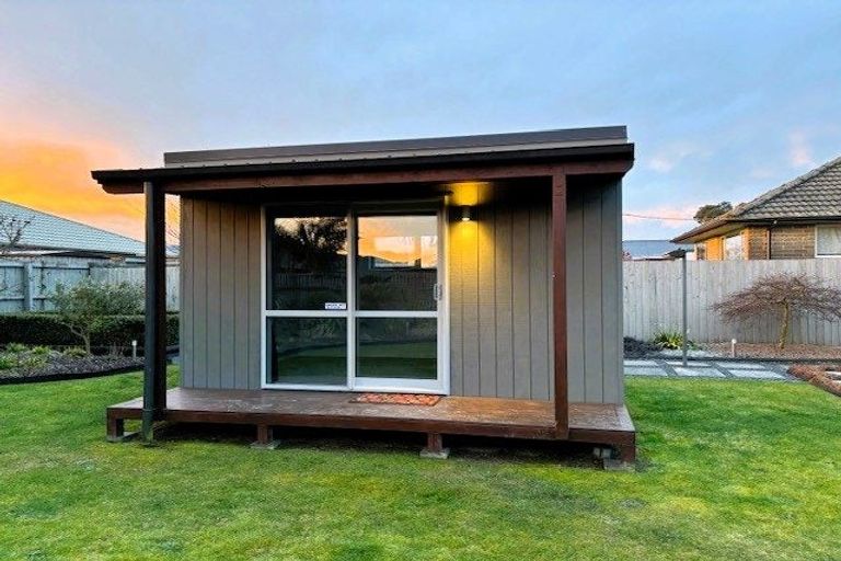 Photo of property in 12 Masham Road, Broomfield, Christchurch, 8042