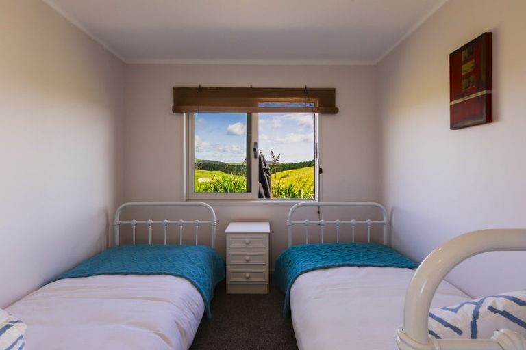 Photo of property in 23 Netherton Road, Omakere, 4271