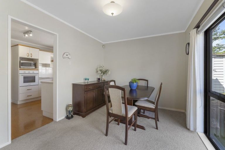 Photo of property in 40 Walton Avenue, Waikanae, 5036