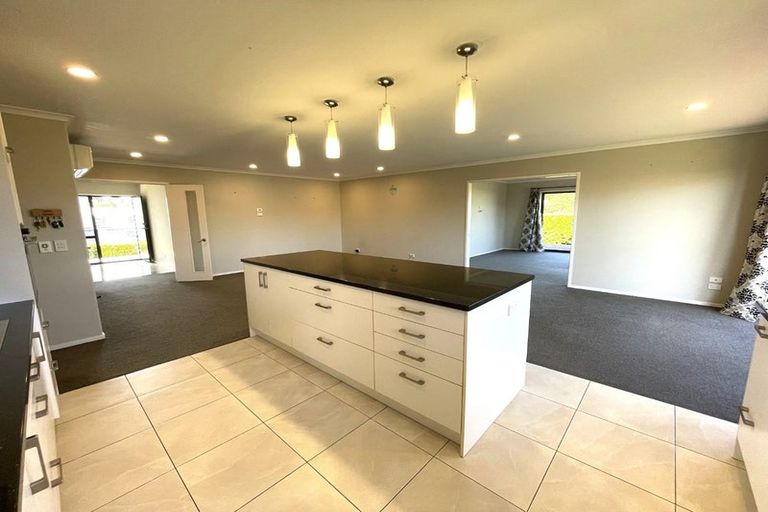 Photo of property in 6 Rayner Way, Glen Avon, New Plymouth, 4312