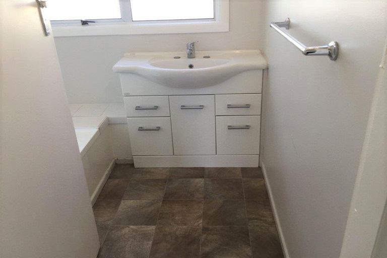 Photo of property in 90 Mangorei Road, Strandon, New Plymouth, 4312