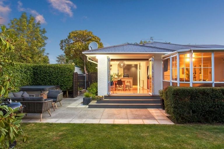 Photo of property in 21 Braithwaite Street, Ilam, Christchurch, 8041
