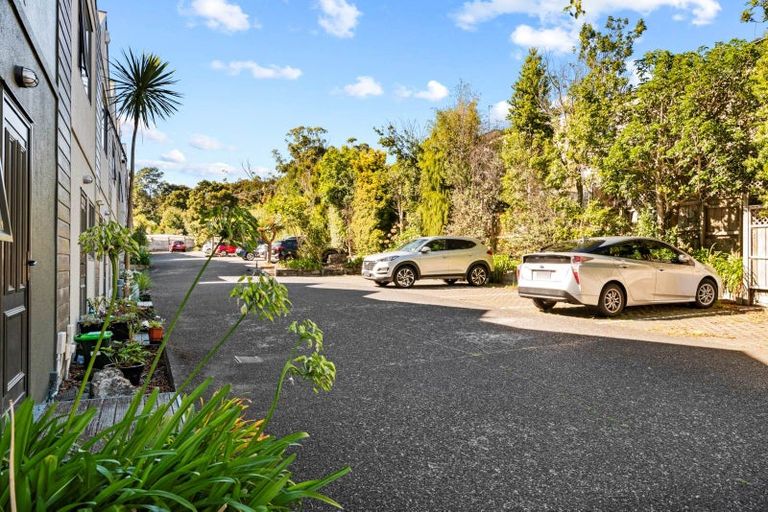 Photo of property in 1/44 Fields Parade, Oteha, Auckland, 0632