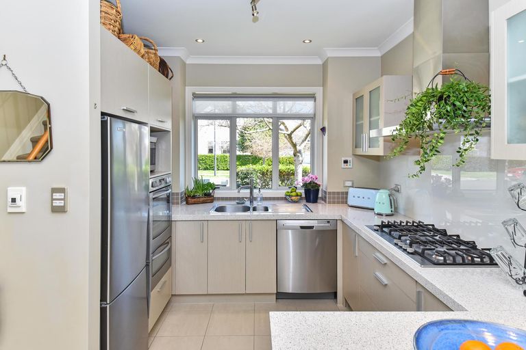 Photo of property in 4 Trecarne Street, Karaka, Papakura, 2113