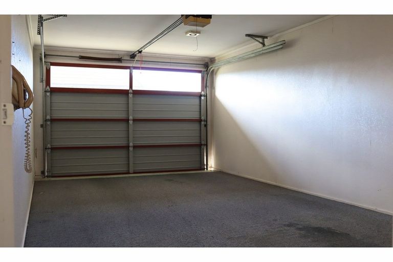 Photo of property in 2/56 Larnoch Road, Henderson, Auckland, 0610