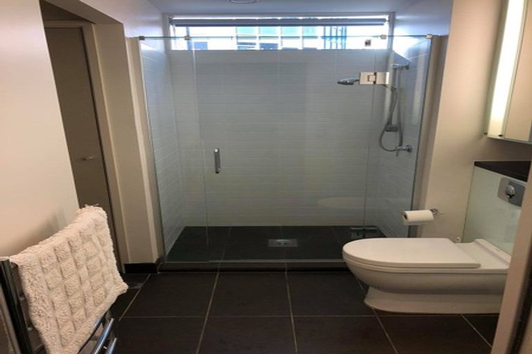 Photo of property in Summit Apartments, 4/184 Molesworth Street, Thorndon, Wellington, 6011