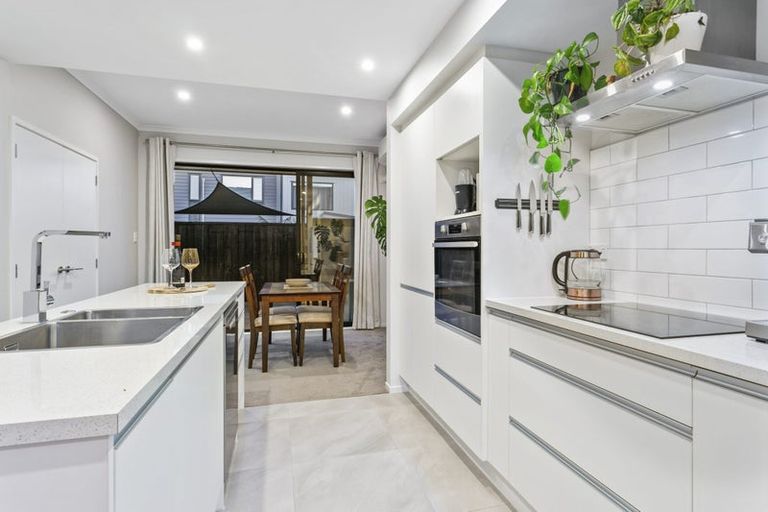 Photo of property in 7 Sacred Kingfisher Road, Hobsonville, Auckland, 0616