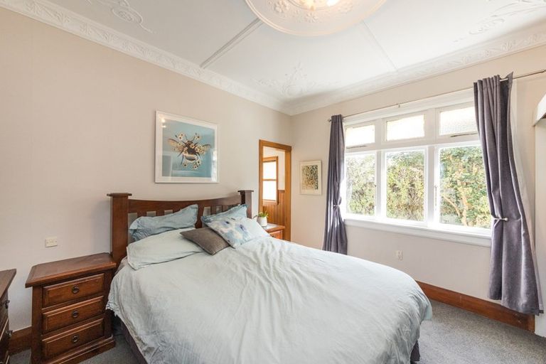 Photo of property in 15 Kingswood Street, Takaro, Palmerston North, 4412