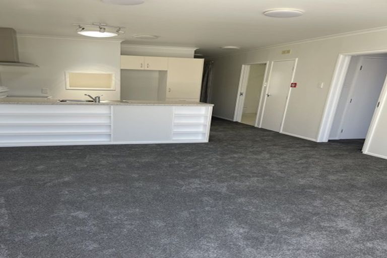 Photo of property in 2/5 Beach Street, Fitzroy, New Plymouth, 4312